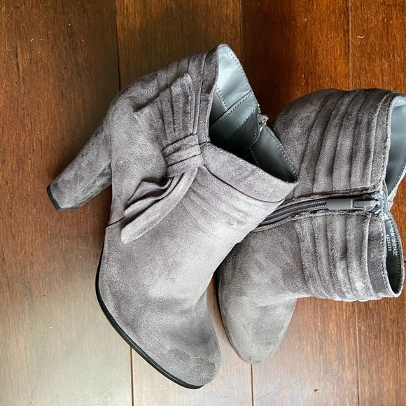 Impo Shoes - IMPO booties size 10 preowned in excellent condition